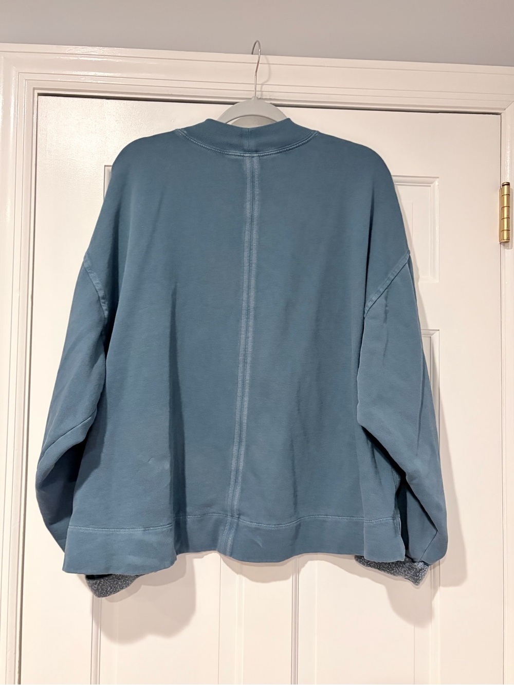 Old Navy Women’s XL Blue Oversized Mock Neck Sweatshirt Side Slits - Picture 3 of 8